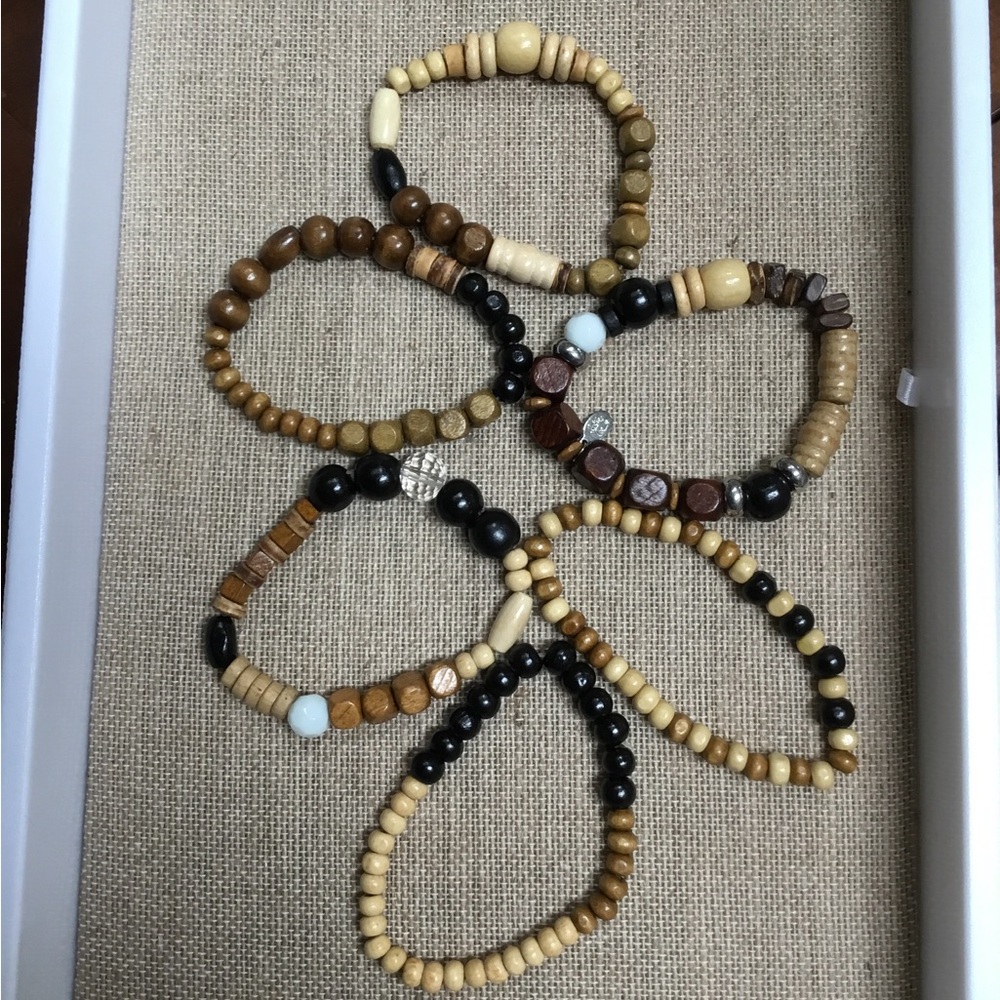 Cookie Lee Wood Necklaces & Bracelets Set. - Picture 5 of 11